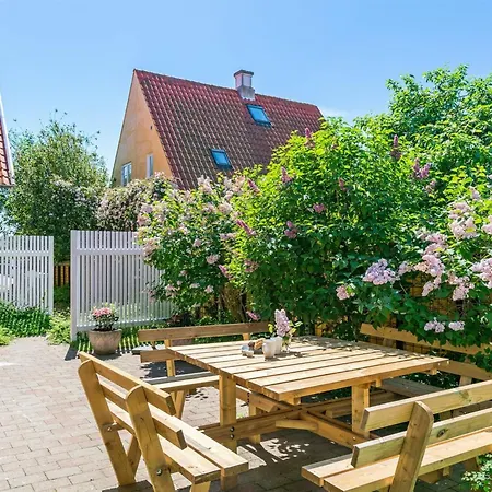 Holiday home Elnara - 900m From The Sea By Interhome